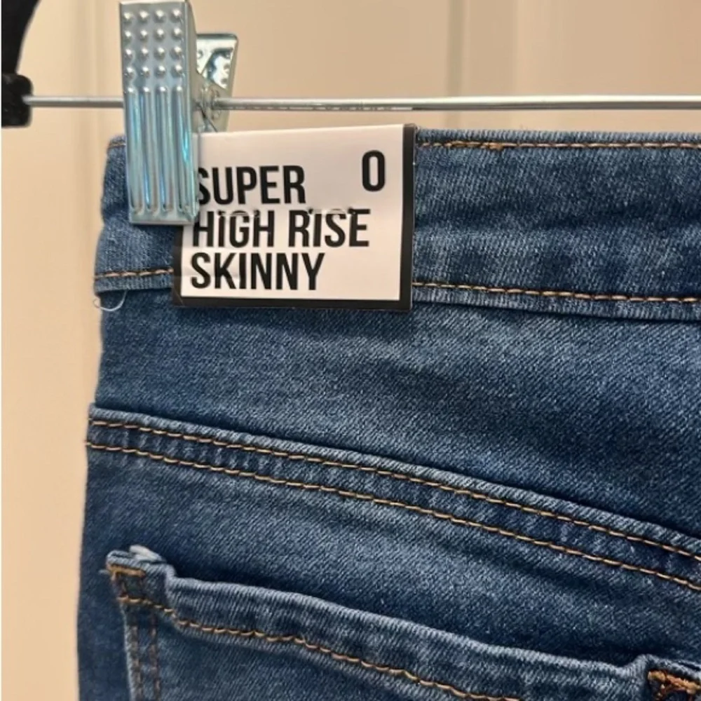 ALMOST FAMOUS Juniors/Women’s Super High-Rise Skinny Jeans